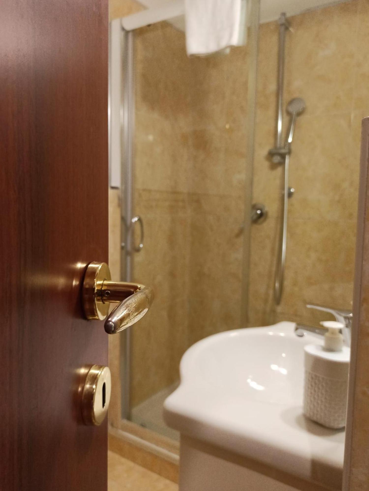 Bed and Breakfast Domina Popolo Rzym Zewnętrze zdjęcie